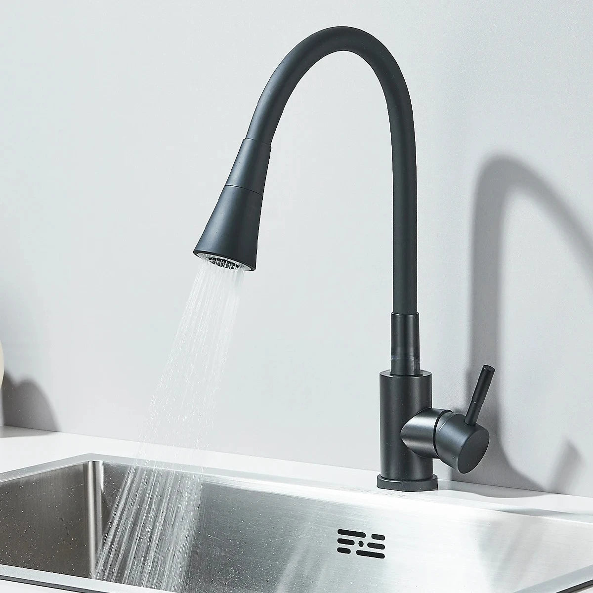 Kitchen Sink Faucet Matte Black 2 Modes Flexible Pipe Hot and Cold Water Mixing Tap Single Handle Free Rotation Tap