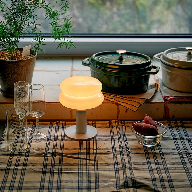 Highly recommended rechargeable LED lamp, 3-level dimming. Usable in bedroom, living room. Easy to operate, safe, reliable.