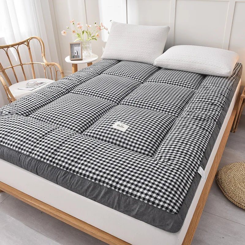 NewestFoldable Lightweight Portable Sleeping Pad/Tatami Mat Japanese Futon Mattress Soft Fabric,Easy Storage & Travel Mattress - Bakesbyemily.com